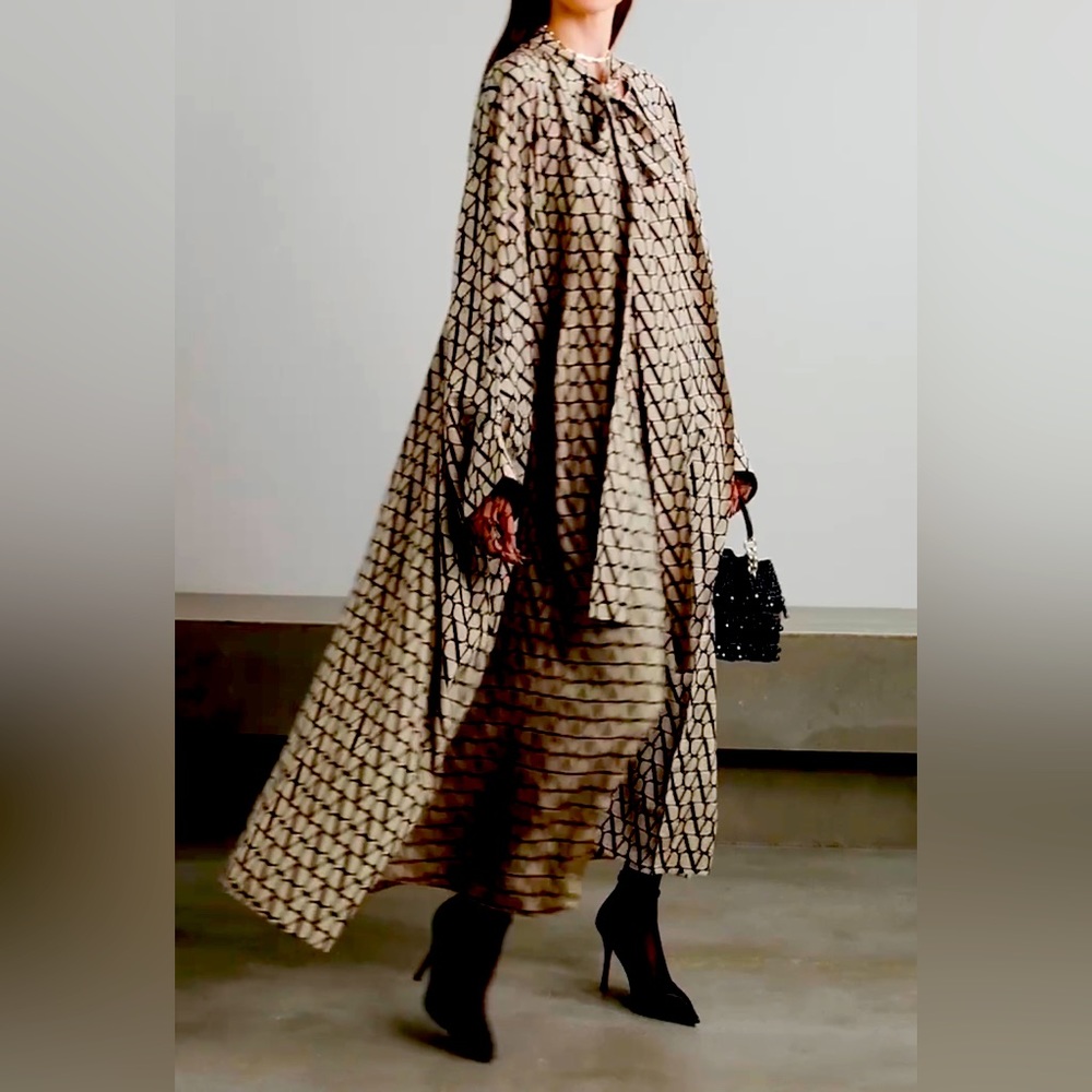Valentino Iconographe maxi shirt dress with cape NWT - Picture 1 of 12